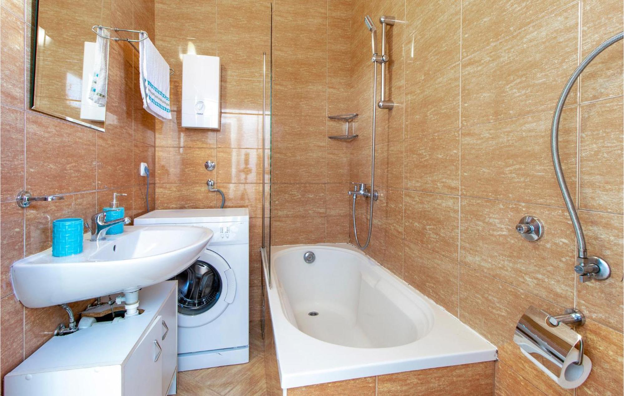 Stunning Apartment In Dramalj With House Sea View المظهر الخارجي الصورة